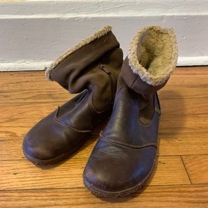 El Naturalista Boots NIDO